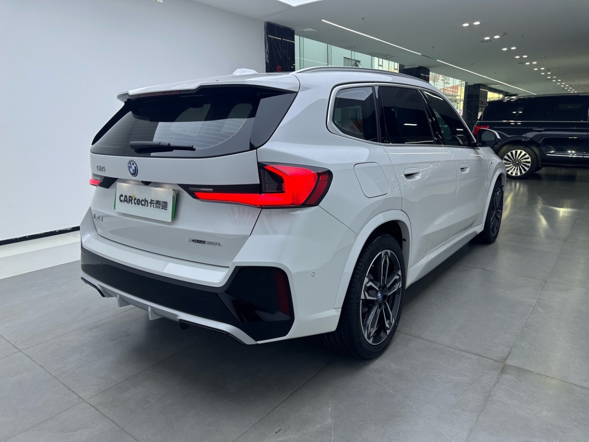 寶馬 寶馬iX1  2023款 xDrive30L X設(shè)計(jì)套裝圖片