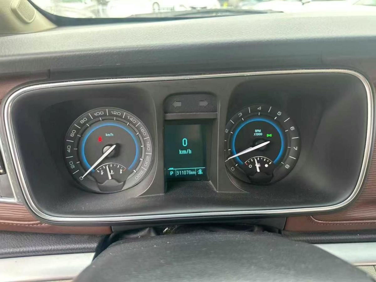 陸風 X7  2015款 2.0T 全景尊貴版圖片