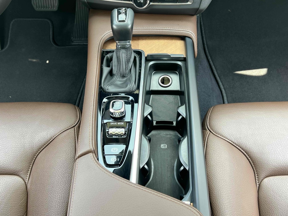 2019年10月沃爾沃 S90  2020款 改款 T5 智逸豪華版