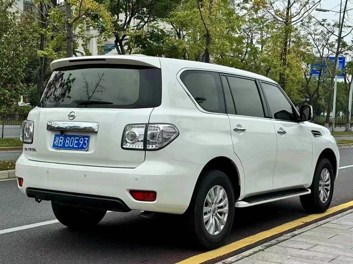 日產(chǎn) 途樂  2018款 4.0L 領(lǐng)英型圖片