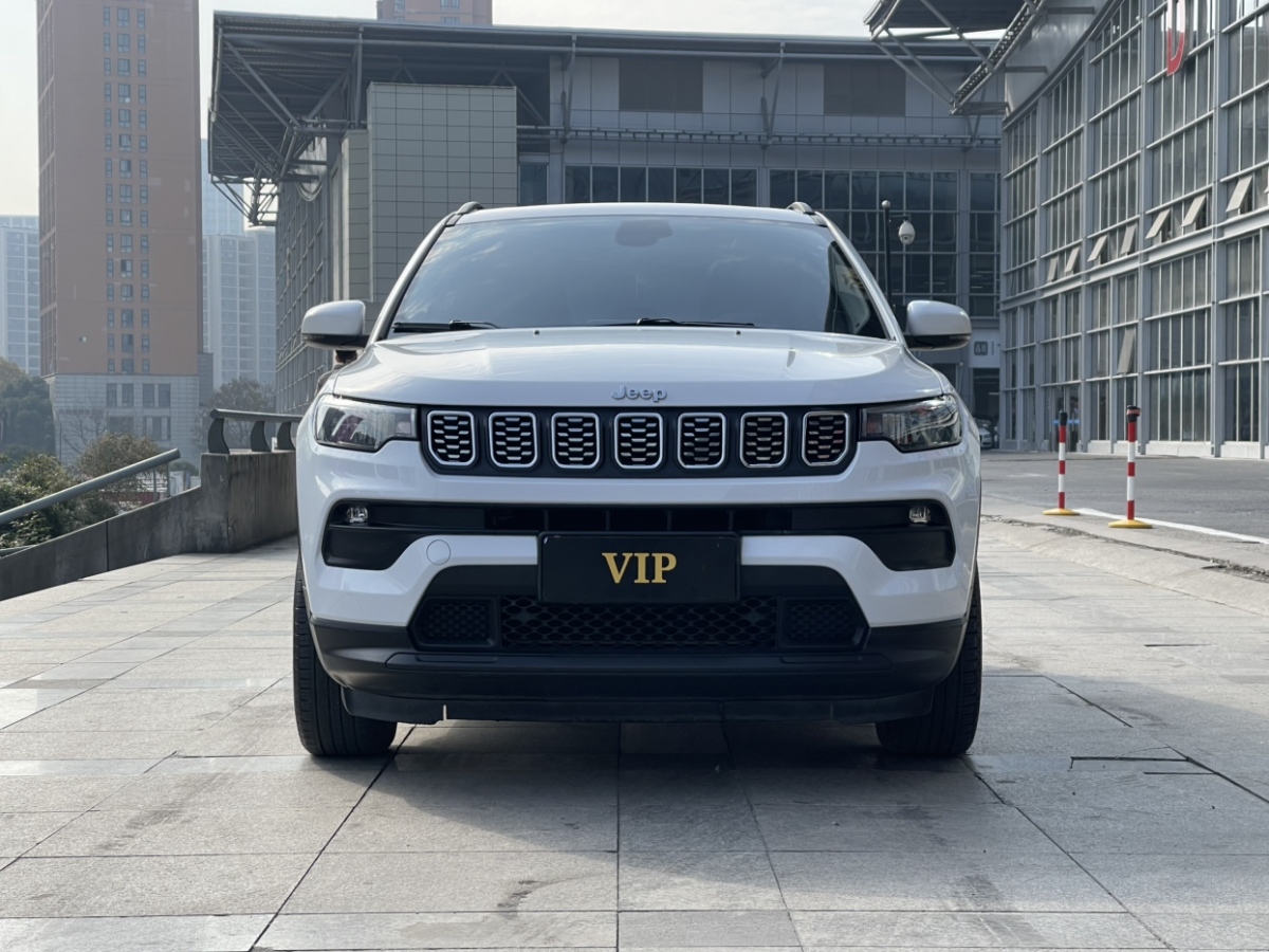 Jeep 指南者  2021款 220T 自動(dòng)領(lǐng)先版圖片