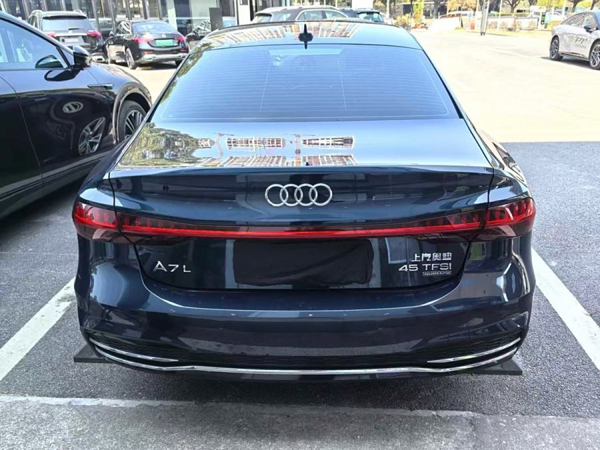 奧迪 奧迪A7L  2023款 45 TFSI quattro S-line 黑武士版圖片