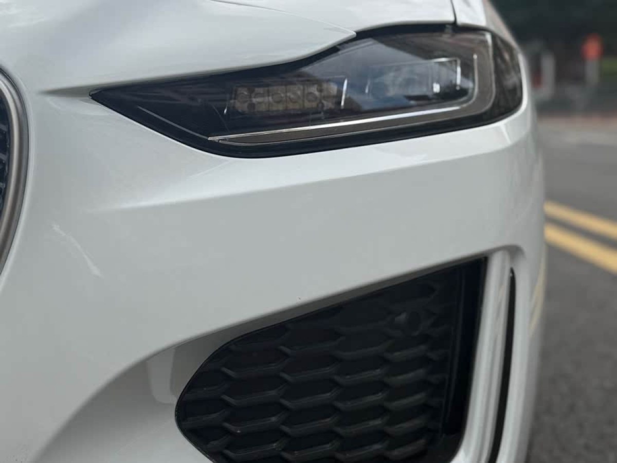 捷豹 XEL  2020款 2.0T 200PS R-DYNAMIC S進(jìn)取運(yùn)動(dòng)版圖片