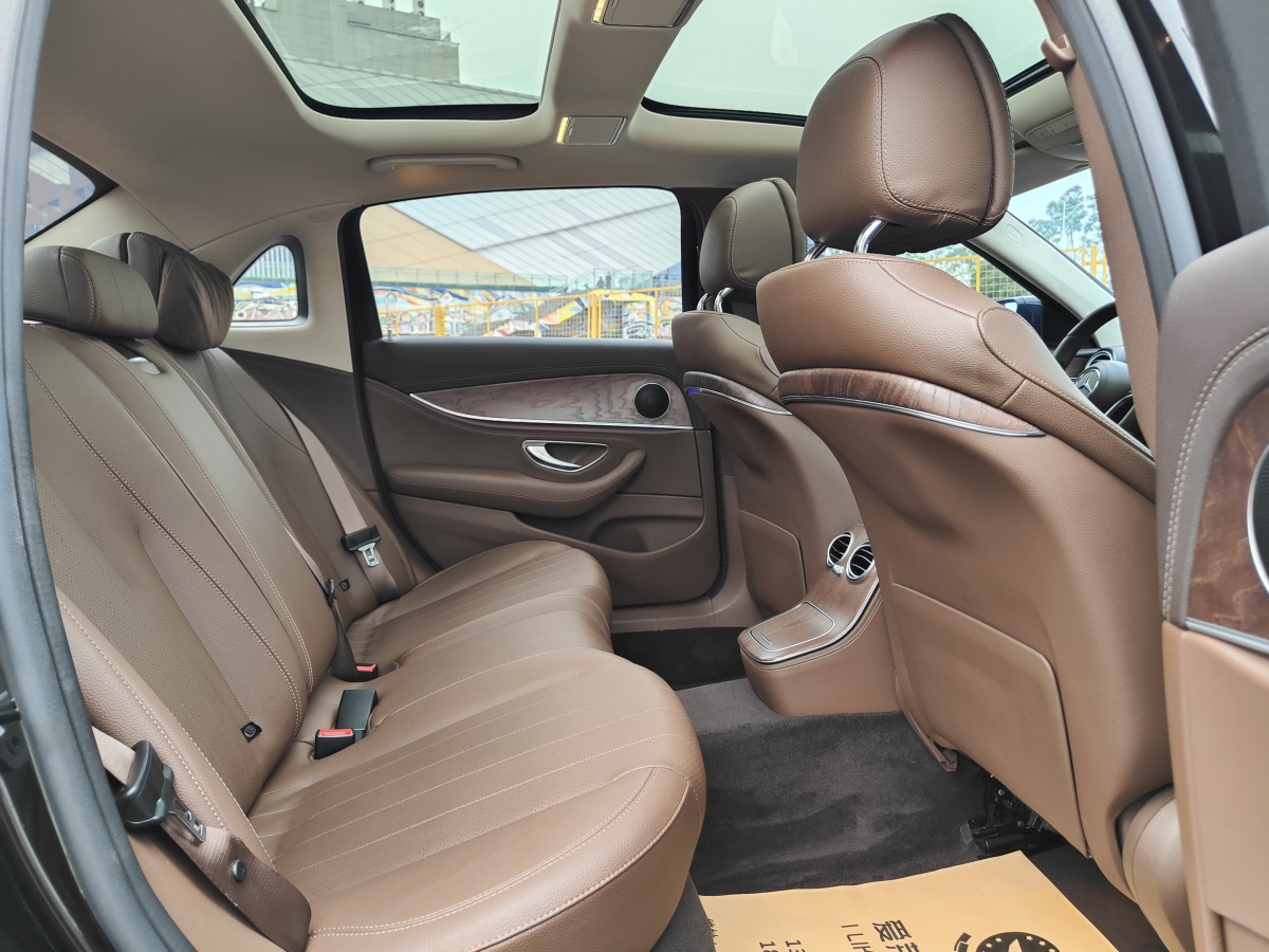 奔馳 奔馳E級(jí)  2021款 改款 E 300 L 時(shí)尚型圖片