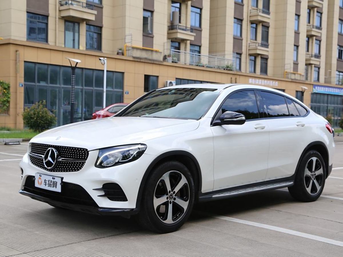 2018年11月奔馳 奔馳GLC  2023款 GLC 300 4MATIC 轎跑SUV