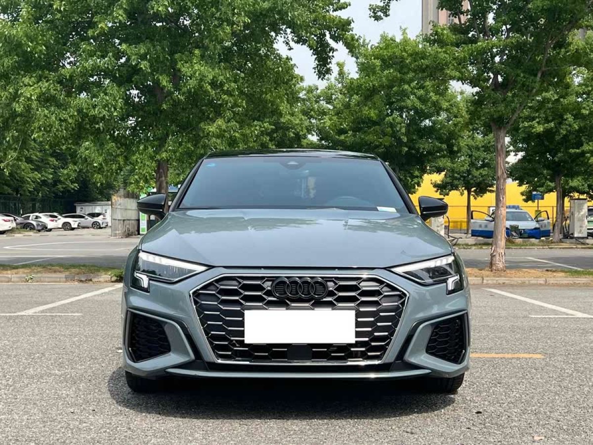 奧迪 奧迪A3  2023款 改款 A3L Limousine 35 TFSI 時(shí)尚運(yùn)動(dòng)型圖片