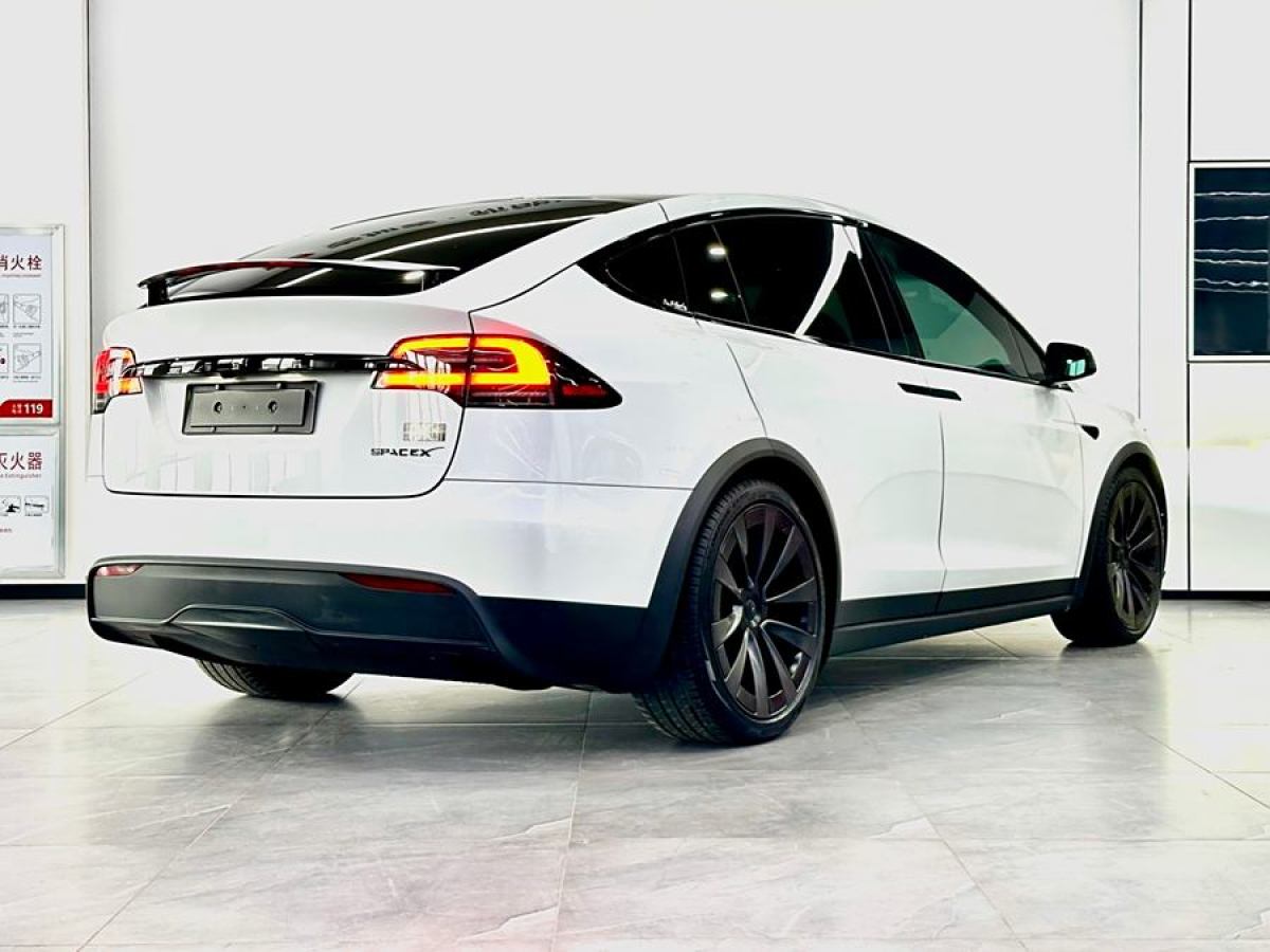 特斯拉 Model X  2023款 雙電機全輪驅(qū)動版圖片