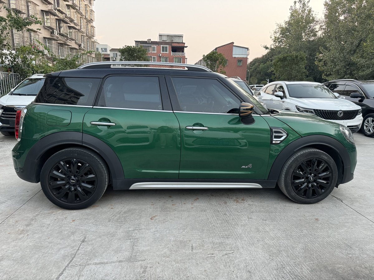 MINI COUNTRYMAN  2019款 1.5T COOPER ALL4 藝術(shù)家周末旅行版圖片