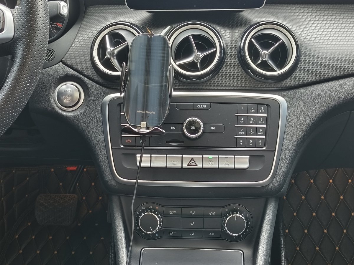2019年9月奔驰 奔驰GLA  2019款 GLA 200 动感型