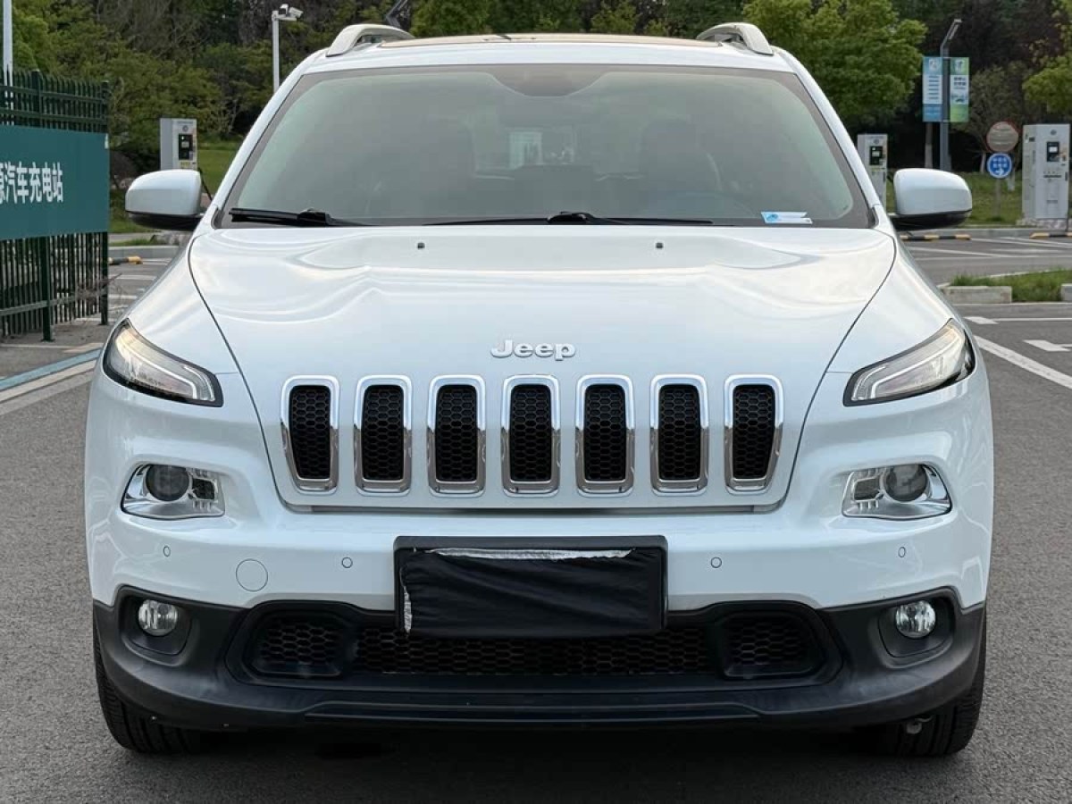 Jeep 自由光  2016款 2.4L 領(lǐng)先版圖片