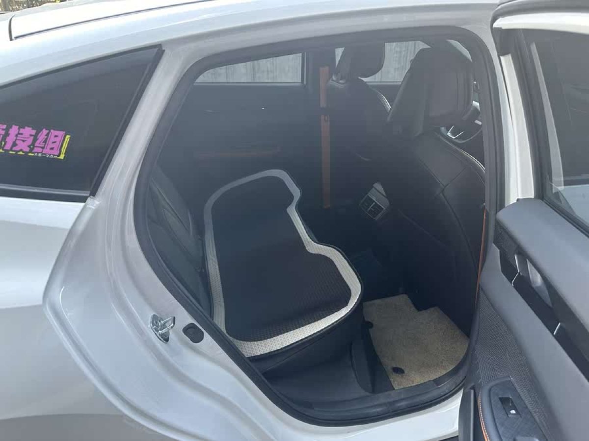長(zhǎng)安 長(zhǎng)安UNI-V  2022款 1.5T 尊貴型圖片