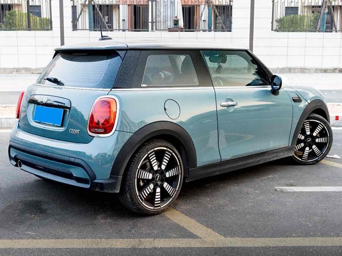 MINI MINI  2023款 改款 1.5T COOPER 藝術(shù)家圖片