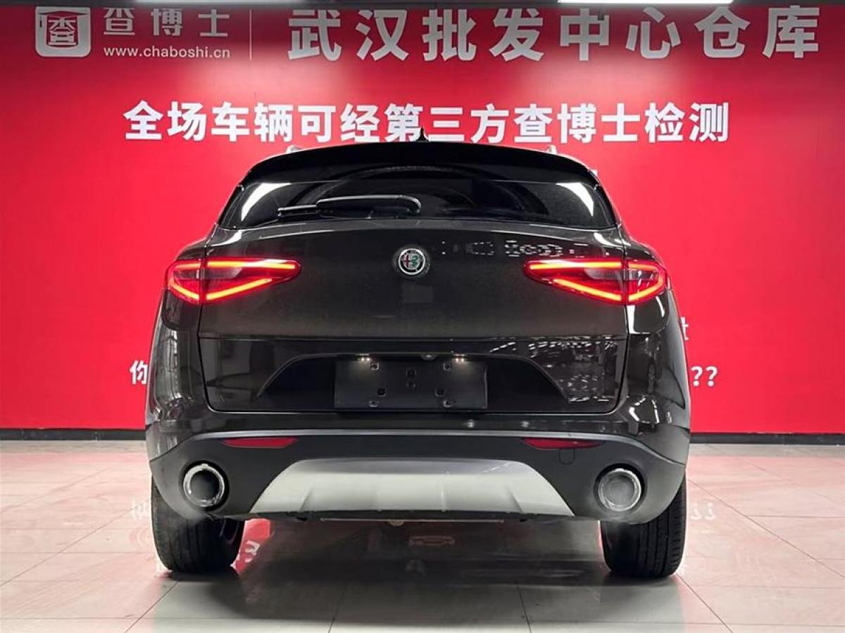 阿爾法·羅密歐 Stelvio  2017款 2.0T 200HP 豪華版圖片