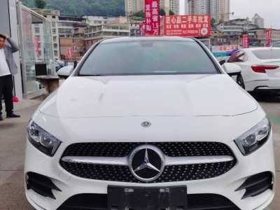 2022年4月 奔馳 奔馳A級(jí) 改款 A 200 L 運(yùn)動(dòng)轎車動(dòng)感型圖片