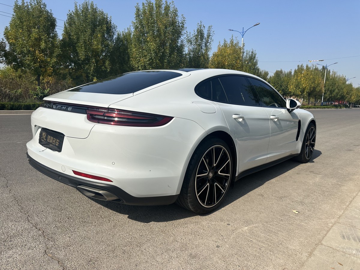 保時(shí)捷 Panamera  2019款 Panamera 十周年紀(jì)念版 2.9T圖片