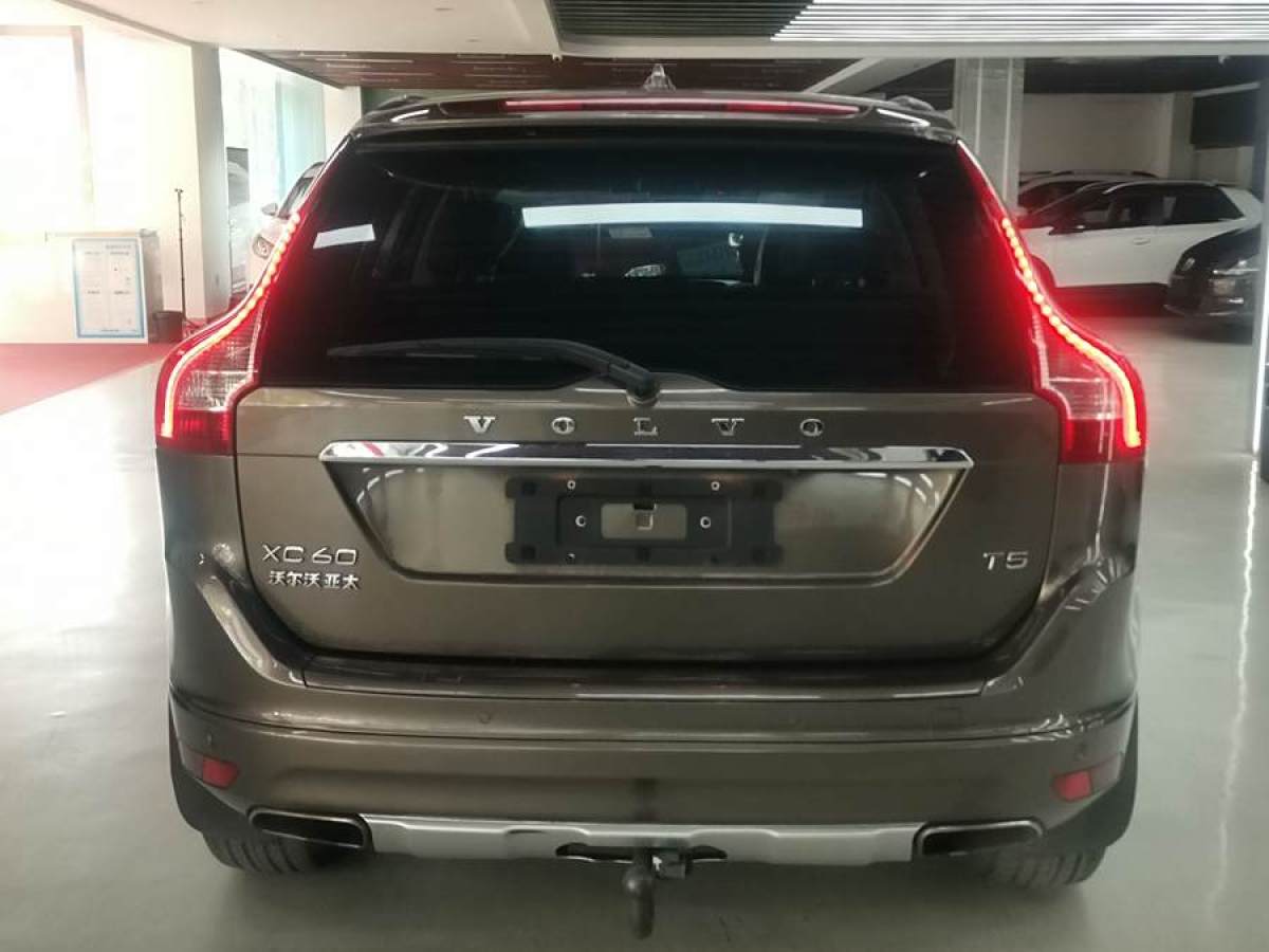 沃爾沃 XC60  2015款 T5 智進(jìn)版圖片