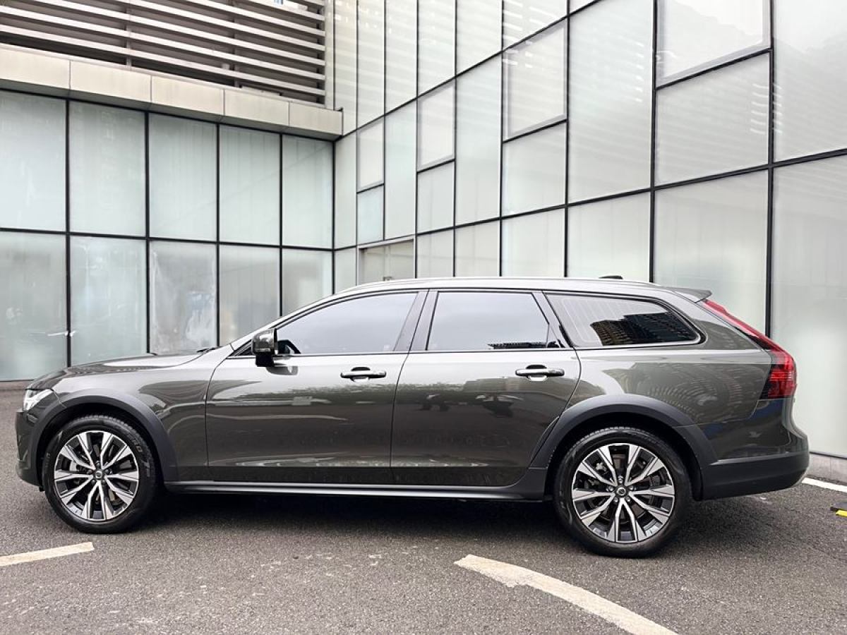 2021年8月沃爾沃 V90  2023款 Cross Country B5 AWD 智遠(yuǎn)版