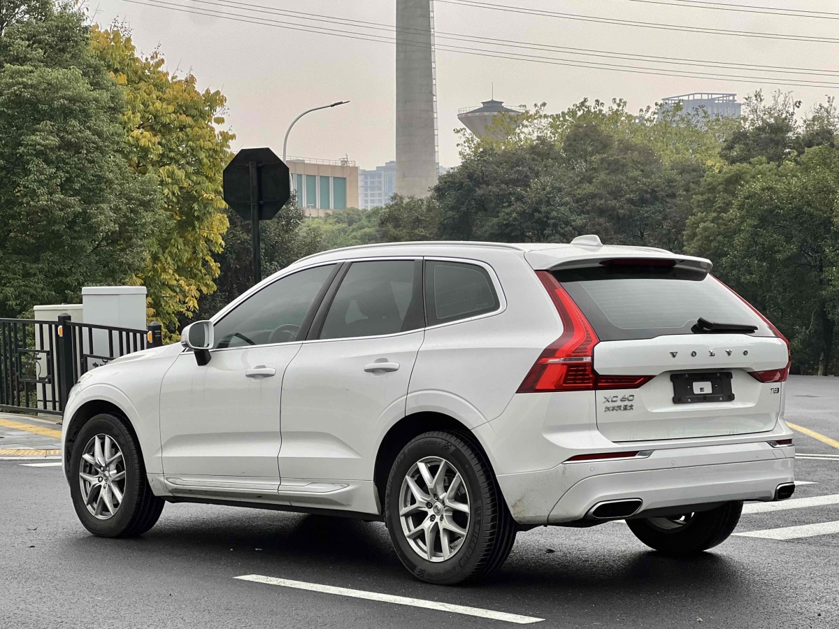 沃爾沃 XC60  2021款 T5 四驅(qū)智逸豪華版圖片