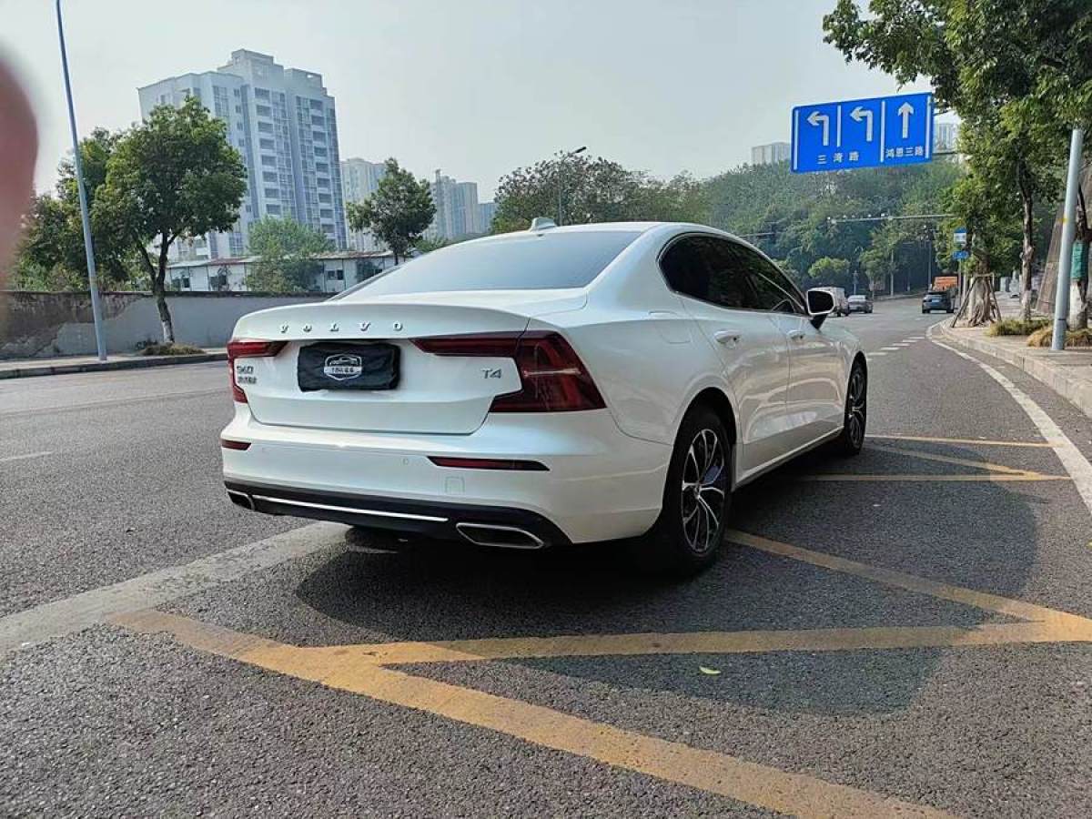 沃爾沃 S60L  2021款 T4 智遠(yuǎn)豪華版圖片