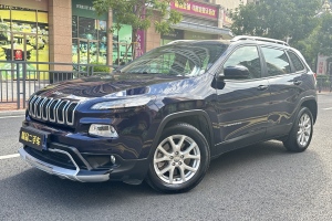 自由光 Jeep 2.4L 領(lǐng)先版