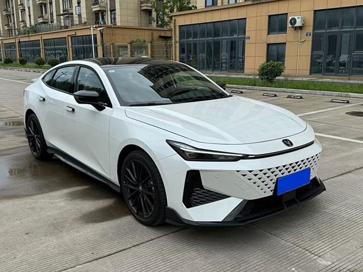 長(zhǎng)安 長(zhǎng)安UNI-V  2024款 1.5T 尊貴運(yùn)動(dòng)型圖片