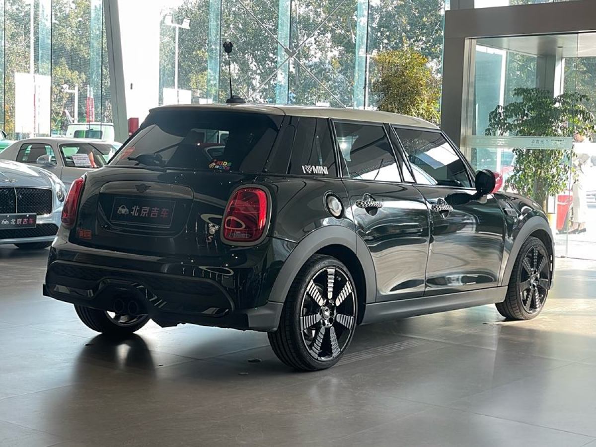 MINI MINI  2022款 2.0T COOPER S 執(zhí)迷特別版圖片