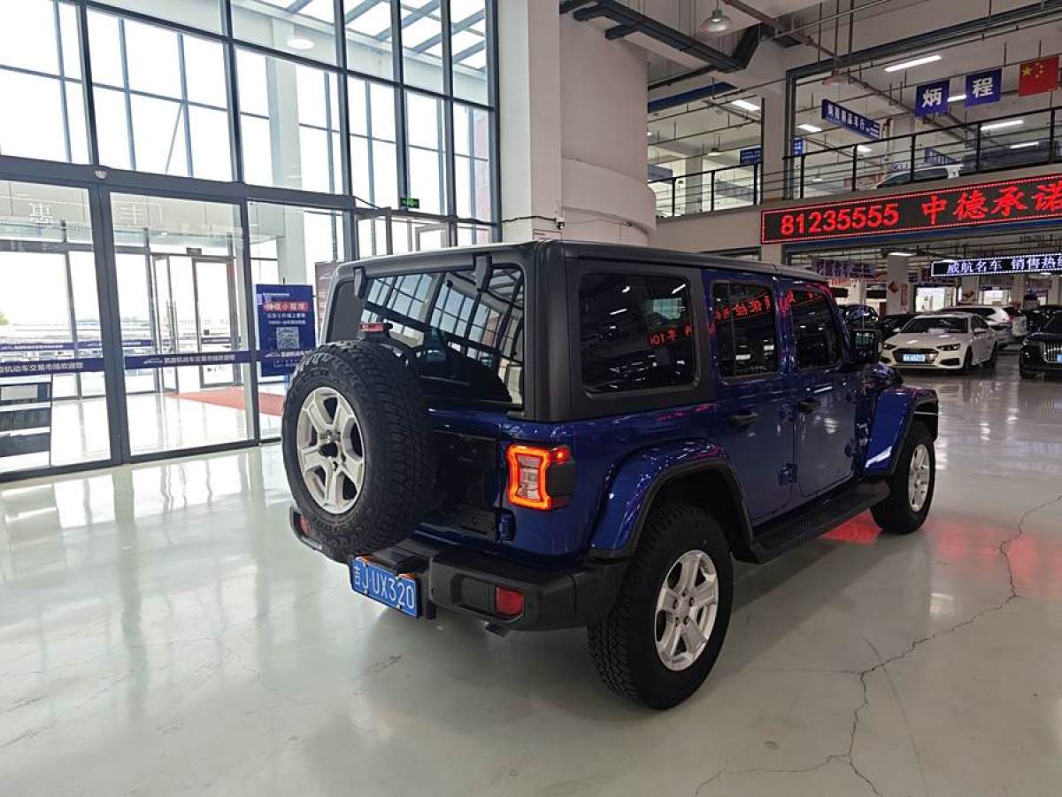 Jeep 牧馬人  2019款 2.0T Sahara 四門版 國(guó)VI圖片