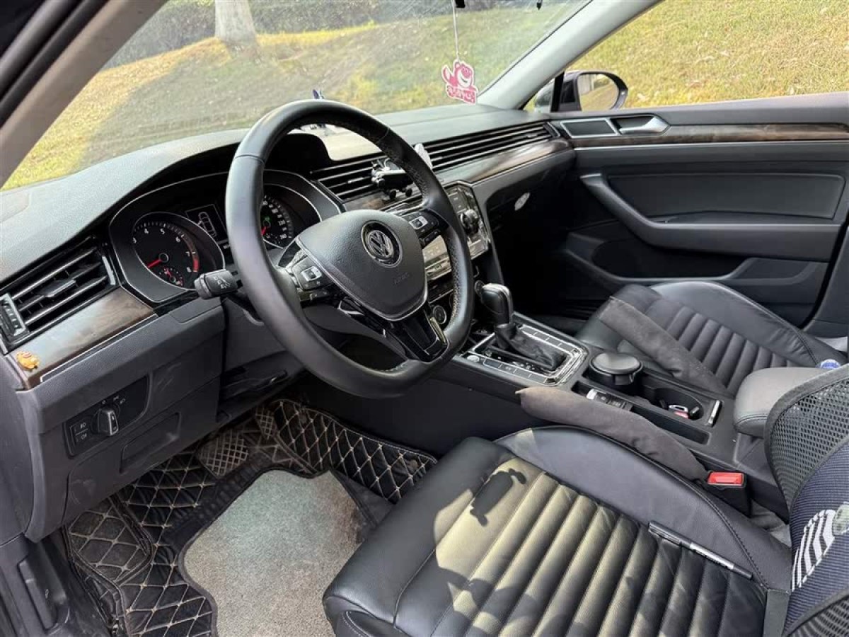 大眾 邁騰  2019款  330TSI DSG 領(lǐng)先型 國(guó)VI圖片
