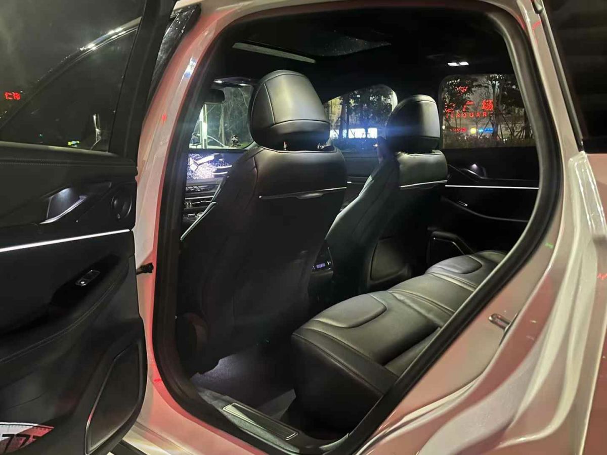 林肯 領(lǐng)航員  2022款 3.5T 尊耀版圖片