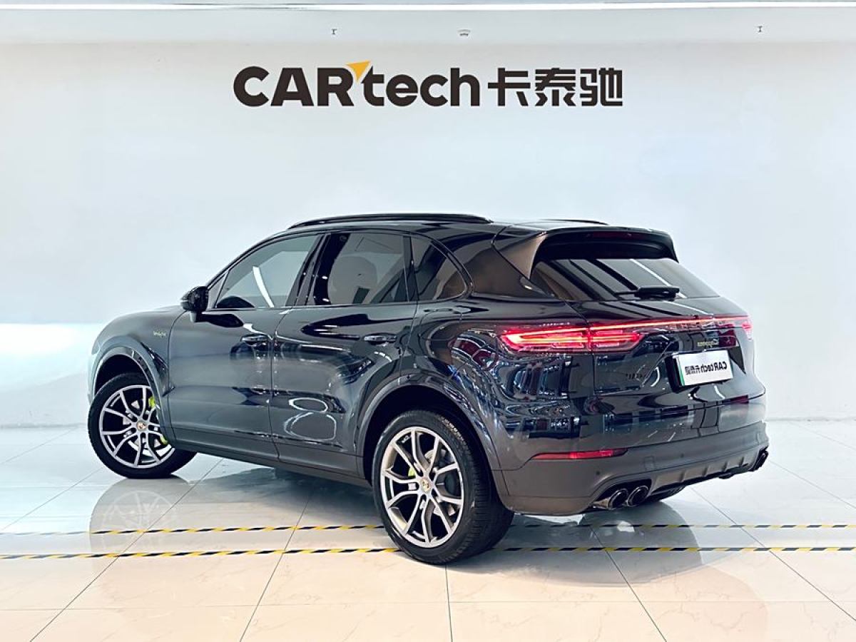 保時(shí)捷 Cayenne新能源  2023款 Cayenne E-Hybrid 2.0T 鉑金版圖片