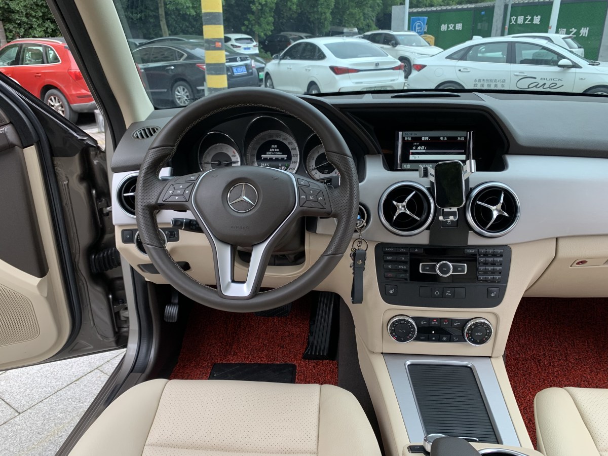 奔驰 奔驰GLK级  2013款 GLK 300 4MATIC 时尚型图片