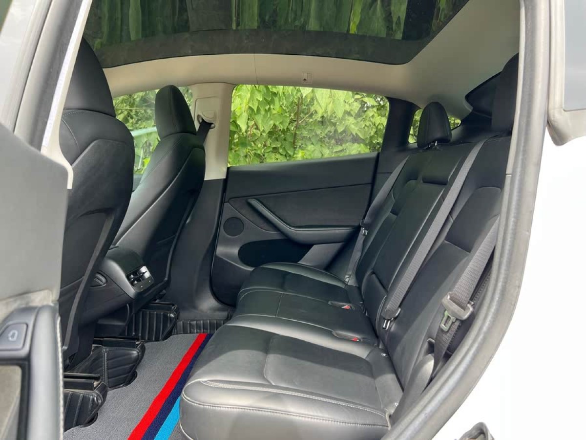 特斯拉 Model Y  2022款 改款 后輪驅(qū)動版圖片