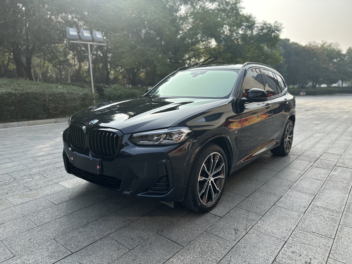 寶馬 寶馬X3  2022款 xDrive30i 領(lǐng)先型 M曜夜套裝圖片