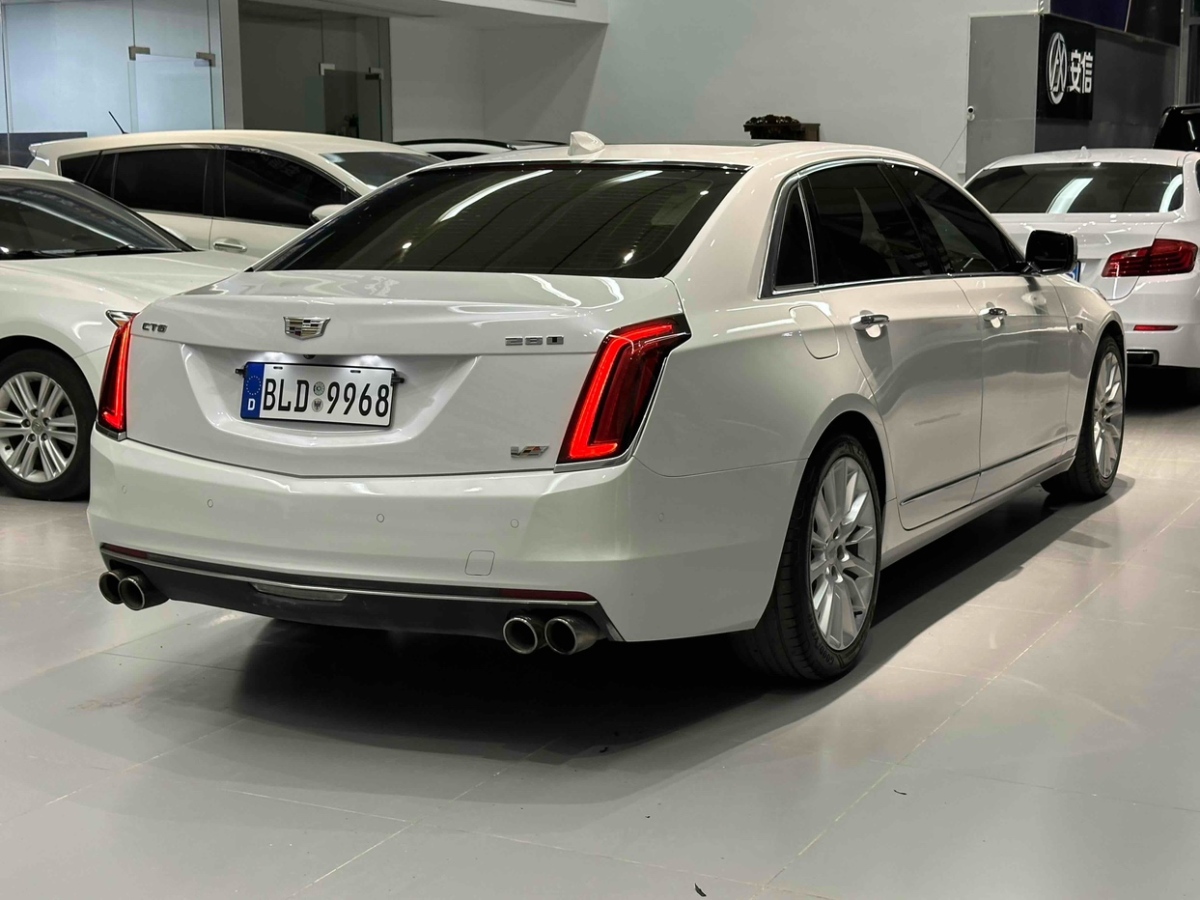 凱迪拉克 CT6  2017款 28T 領(lǐng)先型圖片