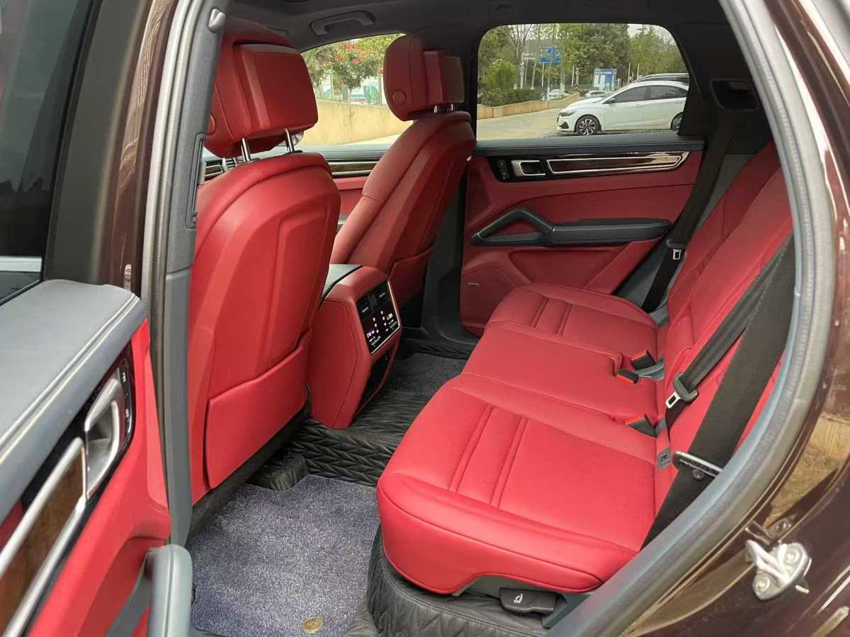 保時(shí)捷 Cayenne  2022款 Cayenne 3.0T 鉑金版圖片