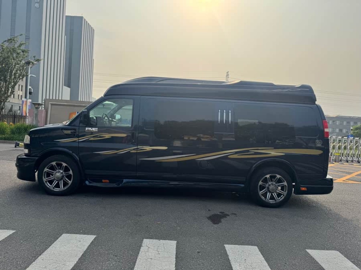 GMC SAVANA  2013款 6.0L 2500S運動版7座圖片