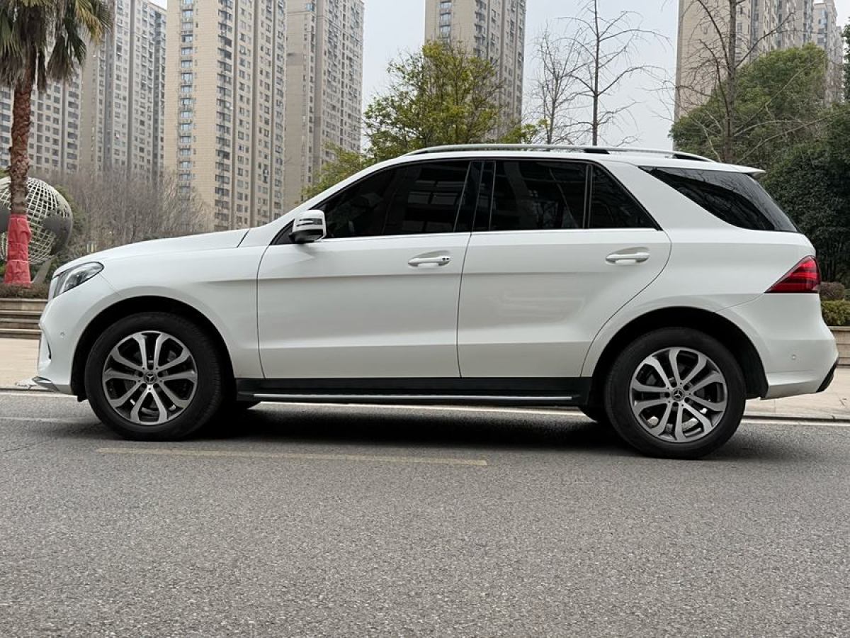 奔馳 奔馳GLE  2016款 GLE 320 4MATIC 豪華型圖片