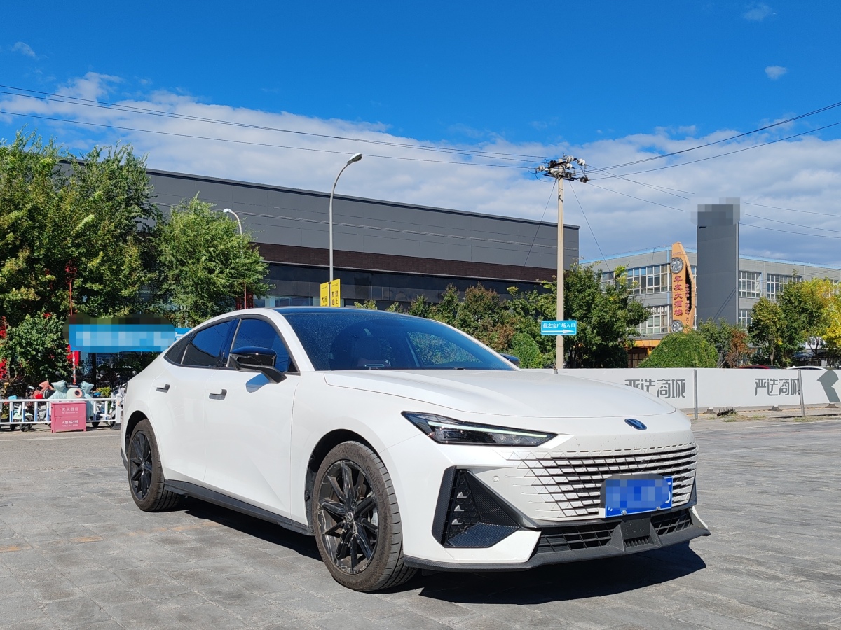 2022年8月長(zhǎng)安 長(zhǎng)安UNI-V  2022款 1.5T 尊貴型