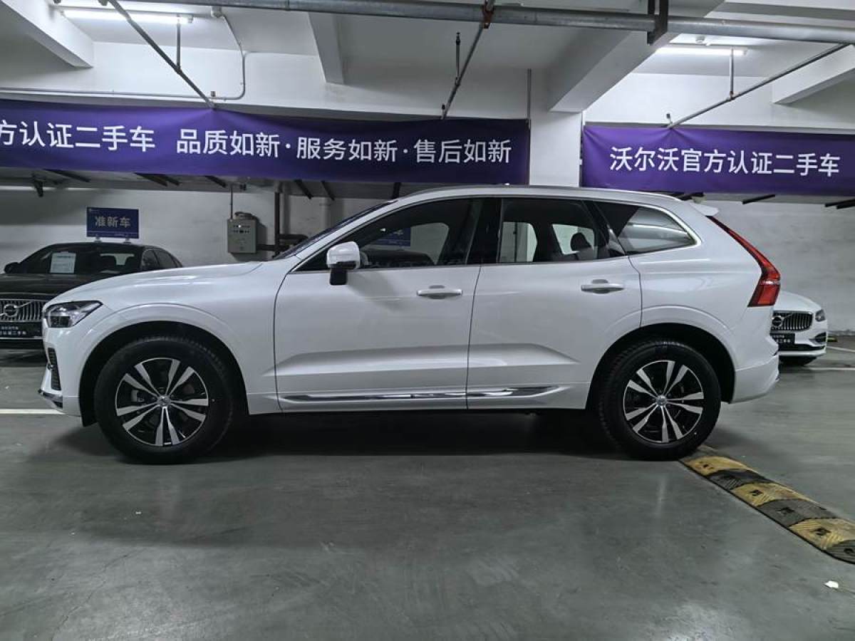 沃爾沃 XC60  2024款 B5 四驅(qū)智逸豪華版圖片