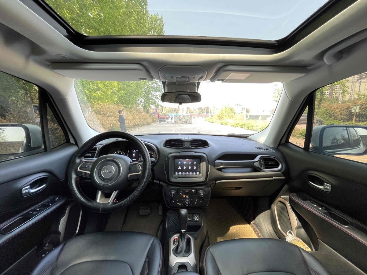 2019年5月Jeep 自由侠  2018款 互联大屏版 180T 自动劲能版