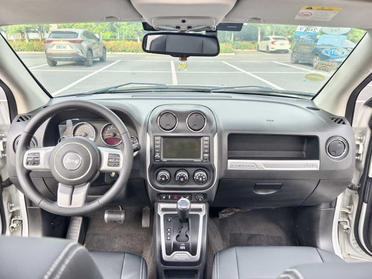 Jeep 指南者  2015款 2.0L 兩驅(qū)豪華版圖片