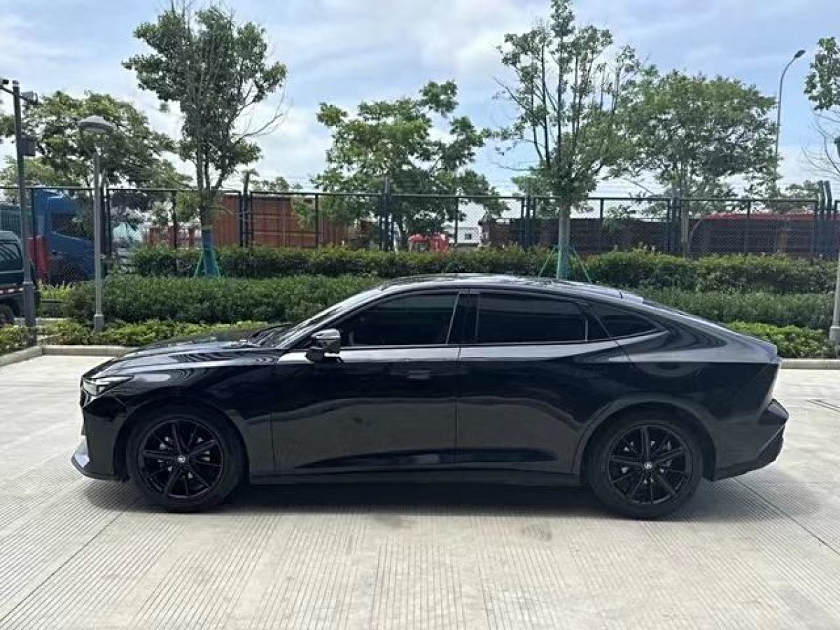 長(zhǎng)安 長(zhǎng)安UNI-V  2023款 1.5T 尊享型圖片