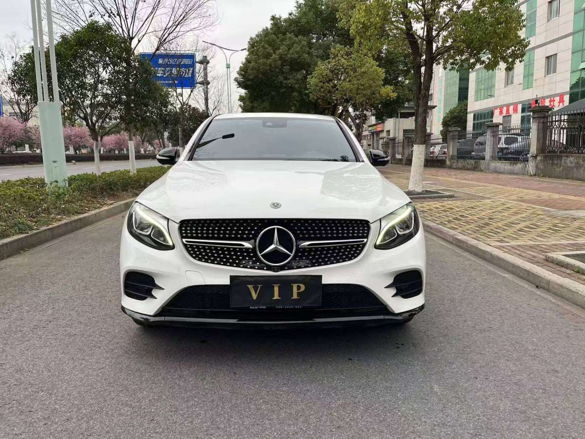 奔馳 奔馳GLC  2022款 改款 GLC 260 4MATIC 轎跑SUV圖片