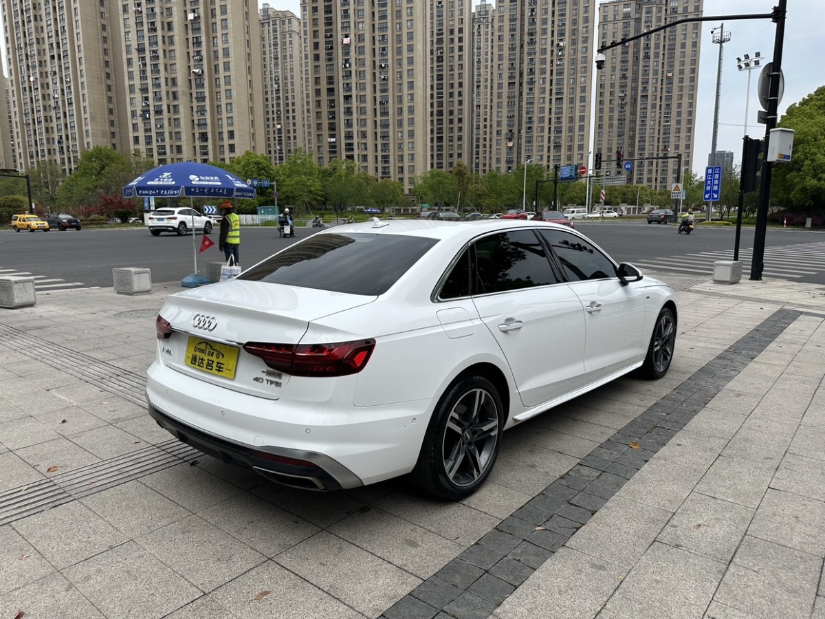 奥迪 奥迪A4L  2022款 40 TFSI 豪华动感型图片