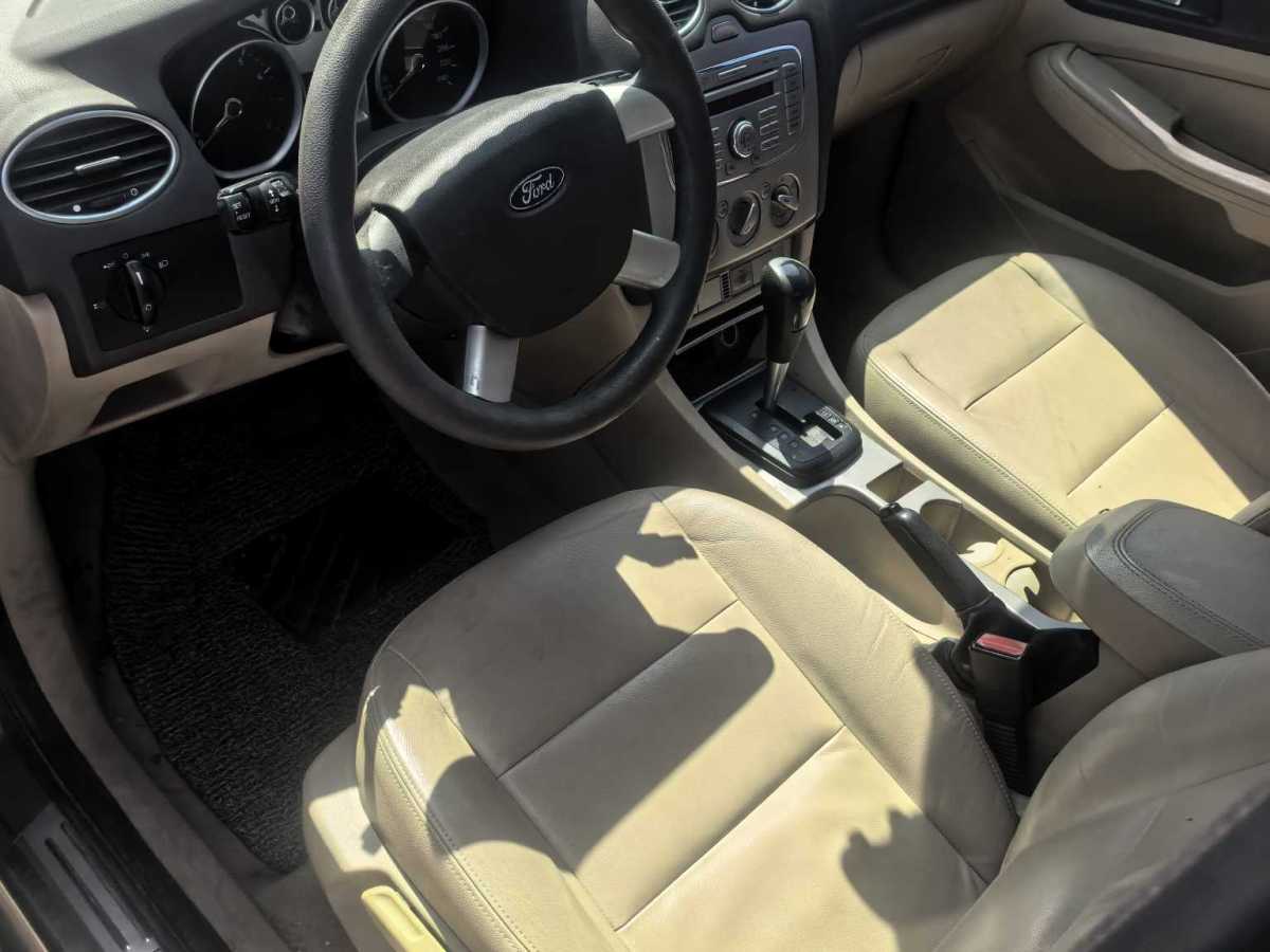 福特 ?？怂? 2009款 三廂 1.8L 自動(dòng)豪華型圖片