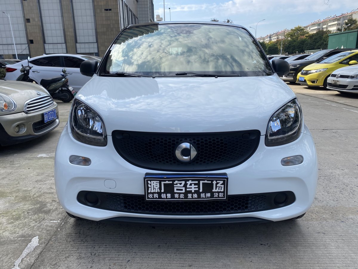 2019年1月smart forfour  2018款 1.0L 52千瓦靈動版