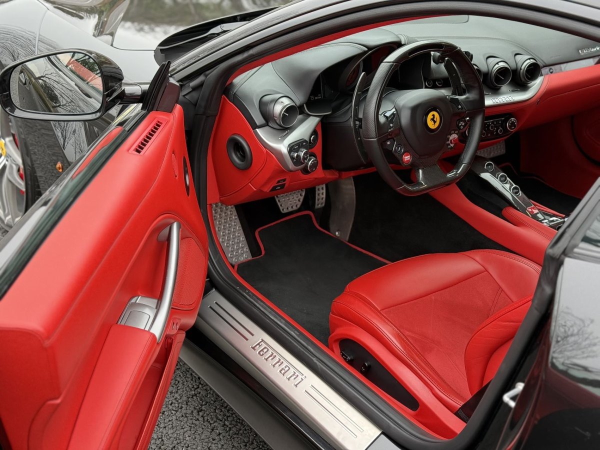 法拉利 F12berlinetta  2013款 6.3L 標準型圖片