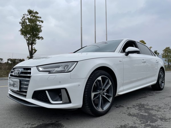 奥迪 奥迪A4L  2020款 40 TFSI 时尚动感型