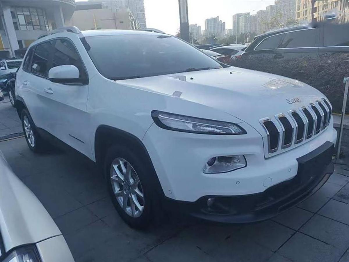 Jeep 自由光  2016款 2.4L 領(lǐng)先版圖片