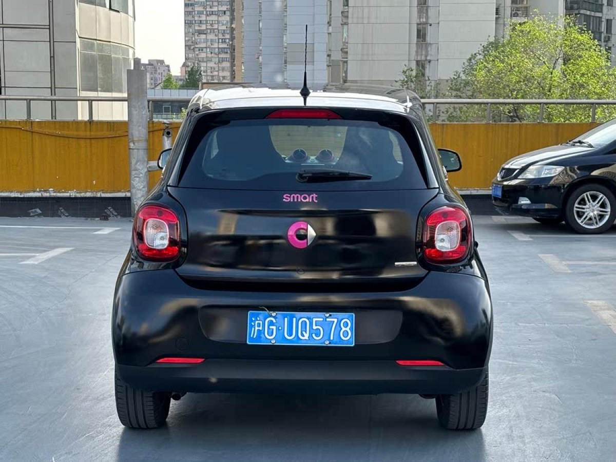 smart forfour  2018款 1.0L 52千瓦靈動(dòng)版圖片